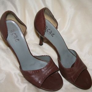 BCBG BROWN OPEN TOE HEEL SIZE 8.5